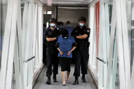 武汉警方抓获一级“钉子”逃犯：跨境跨省遥控贩毒图片