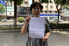 错换人生28年案庭外：姚策生母称养子与其疏远中秋暂未联络图片