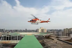 景区游客悬崖跌落，河南一医院直升机救援图片