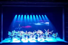 文化演出 | 彝族风情歌舞剧《山岗上的歌与舞》激情上演 获赞连连！图片