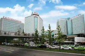 岁月不改医者仁心——四川省人民医院做实为民事图片
