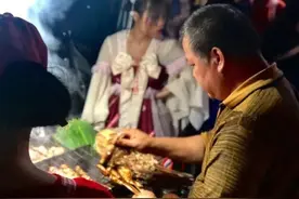 等到没脾气！这些总是要排队宝藏烧烤，隔着屏幕都闻到香味！图片
