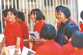 张桂梅——用生命照亮大山女孩的梦想图片