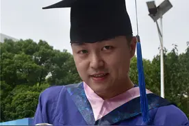 “奶爸”的第一个父亲节遇上毕业典礼，人生赢家图片