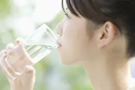 晨起喝水三大禁忌，千万要注意！视频封面