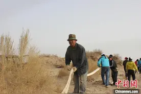“沙漠愚公”苏和去世 享年74岁图片