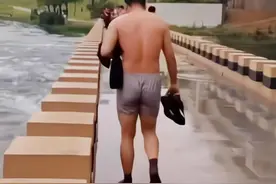 河南大叔未能救出落水孩子鞠躬道歉 获万元奖励后称：惭愧，决定捐出去图片