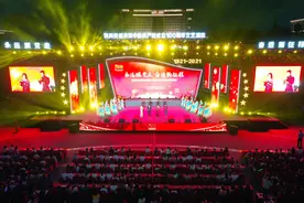 礼献党的百年华诞 四川南充舞凤载歌载舞颂党恩图片