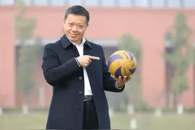 校长来了｜天府七中校长陈刚：深耕教育40载，坚持体育是学校第一学科图片