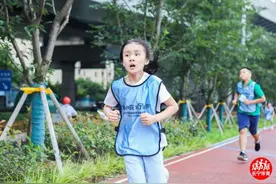 上海“三孩妈妈”分享育儿经，每天一个半小时雷打不动地做这件事……图片