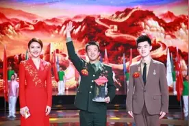这名身穿军装的小哥哥火了！简历看呆众人图片