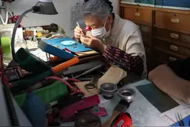 戴表的越来越少，名表都有专柜，街头修表铺如何突围？图片