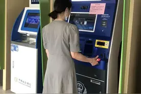 便民利民！公明行政服务大厅可办理异地身份证换领业务图片