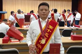 湖北这名建设者荣获中华技能大奖，练就毫米级砖缝砌筑技艺，享受国务院特殊津贴图片