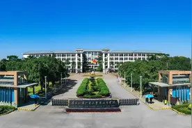广外南国商学院今年计划招生1793人，本科批次设置5个专业组图片