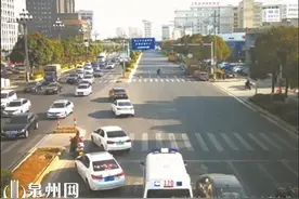 “45度让路法”泉州频上演 让“为生命让行”成为习惯图片