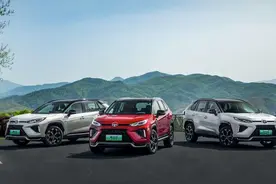 封面新车 | 内装“软包”升级 2021款威兰达更“壕”了图片