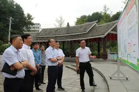 双龙经济区管委会主任常文松赴小碧乡开展“我为群众办实事”实践活动，调研基层党建工作图片