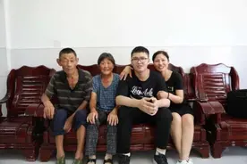 安徽18岁自强少年将圆大学梦：命运欠他的高考，终于赢回来了图片