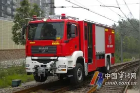 马路上能开、铁轨上能跑……宁波唯一路轨两用消防车来了图片