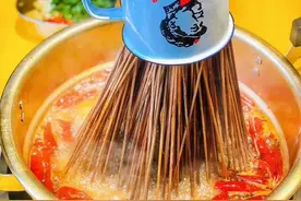 东北麻辣烫最好吃？四川人要跟你掰扯一下图片