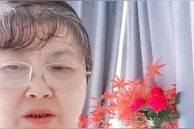 马上评｜残疾老人直播唱歌，碍着谁了？图片