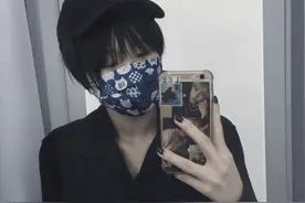 窦唯二女儿窦佳嫄罕曝近照，与同父异母姐妹窦靖童神相似图片