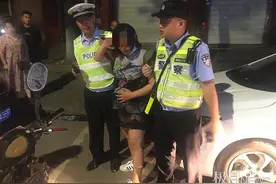 孕妇下夜班骑车摔倒街头，新洲交警紧急送医图片