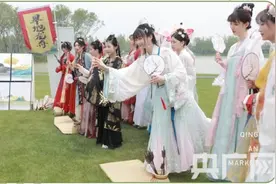 环球融创曹山未来城青安草市打造沉浸式嘉年华图片