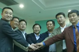 正好侃球丨中国职业联赛回顾之甲A篇15：那轰轰烈烈的G7事件 最终还是被历史的车轮碾压图片