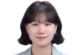 文在寅提名95后女大学生做秘书 引发韩国网民争议「组图」图片