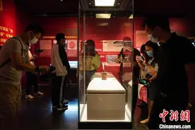 “不忘来时路 永远跟党走——讲述革命文物背后的故事”主题展开幕图片