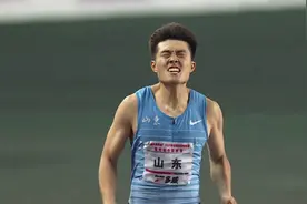 1分21秒66！山东男子4x200米接力创亚洲纪录图片
