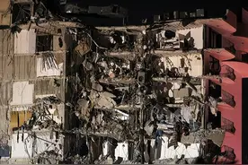 美国迈阿密一公寓楼部分倒塌，已找到102人，仍有至少99人失踪图片