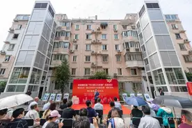 上海陆家嘴街道首次实现老楼加装电梯，为让所有住户满意，居委会想了哪些辙？图片