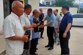 华州区高塘镇：我为群众办实事 节前慰问基层党员图片