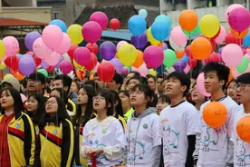 毕业季｜孩子们毕业快乐，未来要“克己慎独”、“乐于折腾”图片