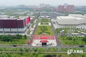 刘国梁李宁等奥运健儿齐聚威海南海 唱响赞歌颂党恩图片