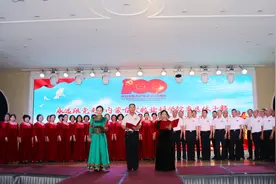 永远跟党走——内蒙古农牧业科学院举办离退休干部庆祝中国共产党成立100周年文艺演出图片