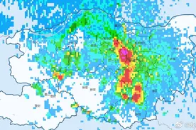 毫无防备！郑州突降大雨 网友：依萍找她爸要钱那天下的那么大图片