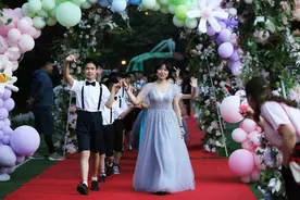 太炫！“校长舞团”登场激情飞扬，银城小学这场毕业狂欢太嗨了图片