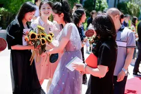 北京三十五中国际部举行2021届毕业季活动图片