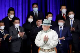 呼日勒苏赫就任蒙古国总统图片