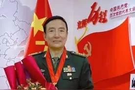 “女儿国”里的两代中共党员图片