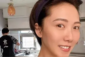大牙宅在家身材走样！穿泳装哀喊「腰惨不忍睹」…网友一看傻了图片
