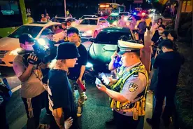 雷霆出击！深夜，民警出现在街道、小区、娱乐场所……图片