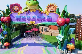 郑州夜游网红新地标 樱桃沟奇幻王国开园图片