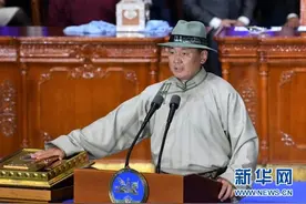 蒙古国新总统呼日勒苏赫宣誓就职图片