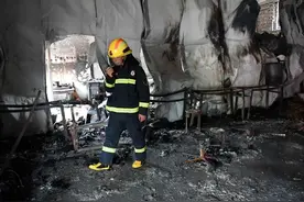 河南火灾致18死，当地县委书记、县长被免图片