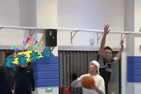 萧敬腾投篮百发百中 网友：简直就是我的理想型男友图片